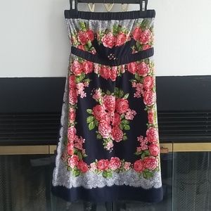 Strapless mini dress with roses